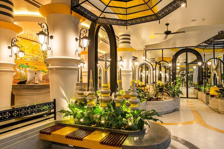 The Twizt Hotel