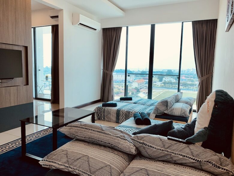 Apartamentos D'wharf Residence @ Pd Waterfront Balcony View By Airplan