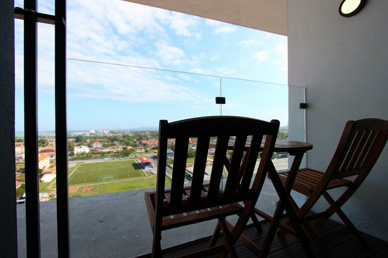 Apartamentos D'wharf Residence @ Pd Waterfront Balcony View By Airplan