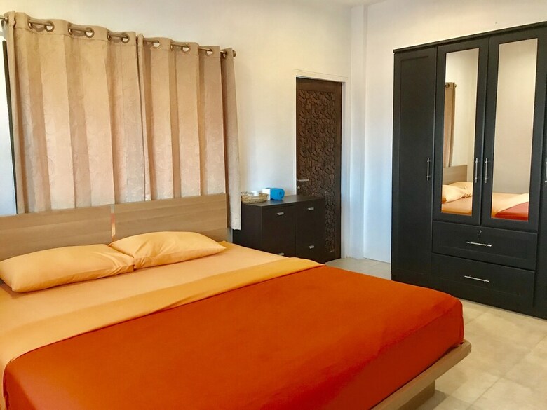 Hostal Hiranyika Cafe And Bed