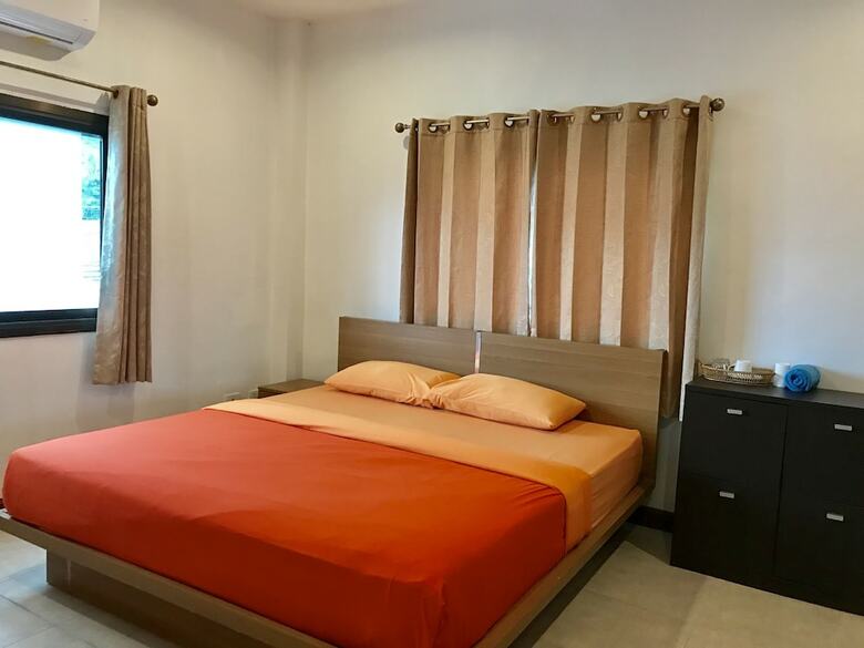 Hostal Hiranyika Cafe And Bed
