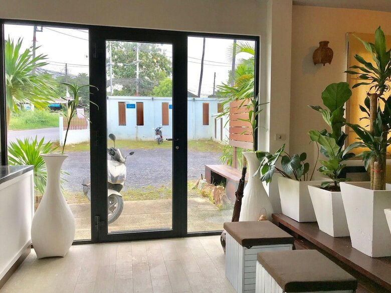 Hostal Hiranyika Cafe And Bed