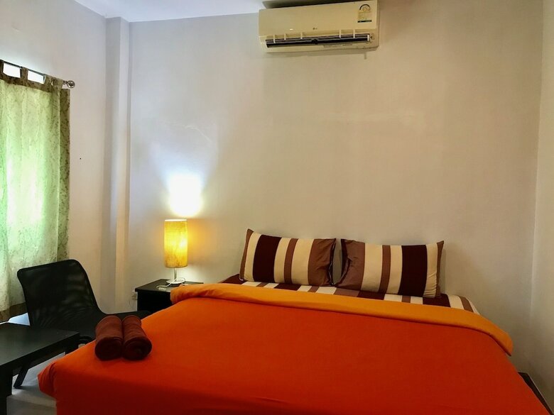 Hostal Hiranyika Cafe And Bed