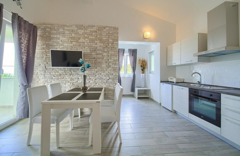 Apartments Mali Nono