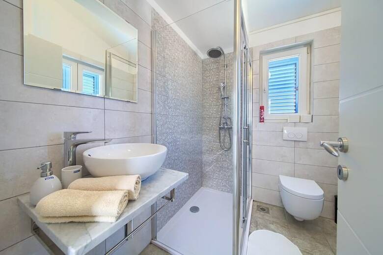 Apartments Mali Nono