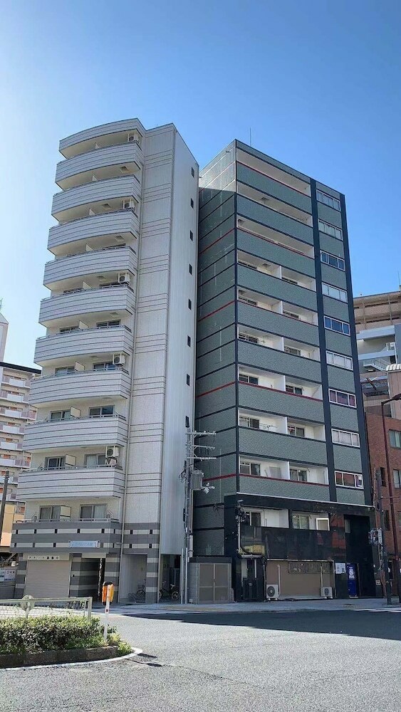 Metro Daikoku Apartment