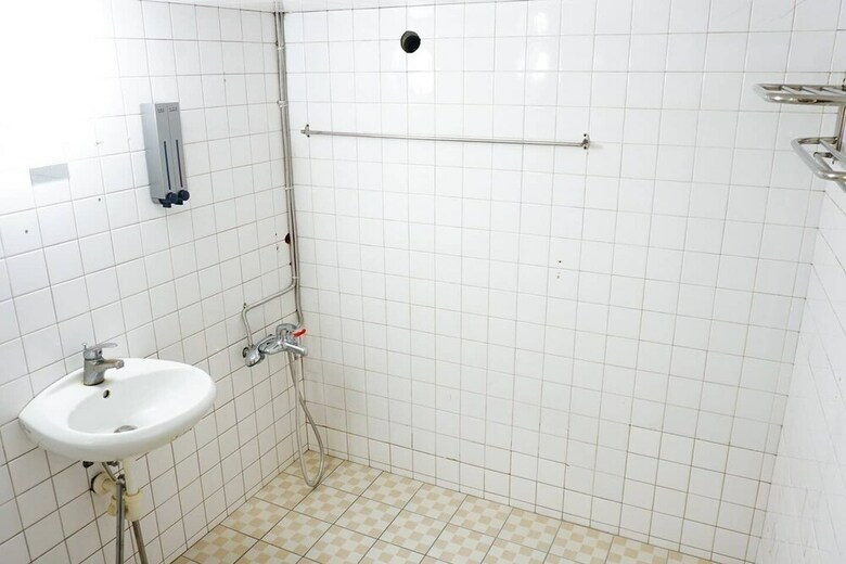 Hotel Qingju Hostel