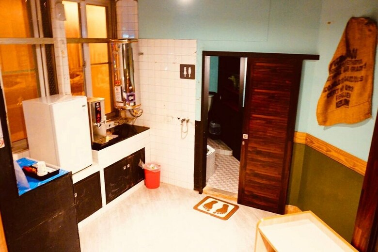 Hotel Qingju Hostel