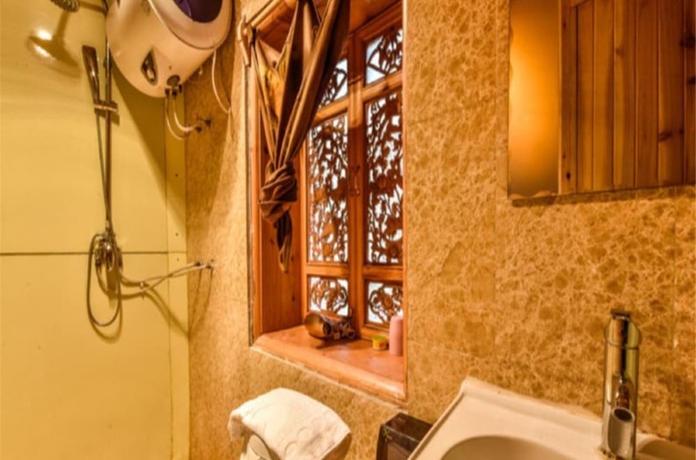 Hotel Kersang's Relay Station