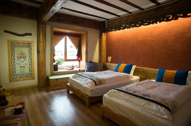 Tibetan-style Courtyard Hotel
