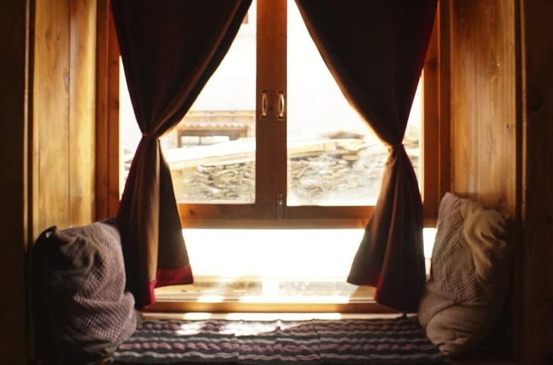 Tibetan-style Courtyard Hotel
