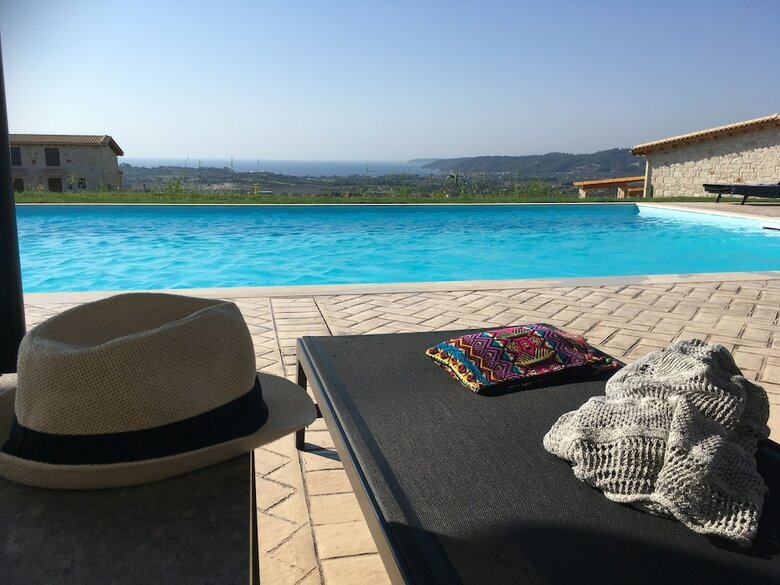 Apartamentos Mint Retreat Suites