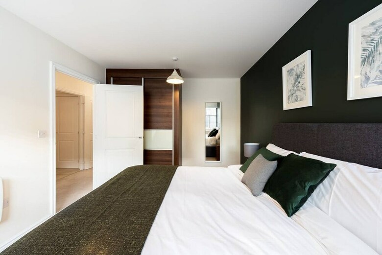 Quality 2 Bedroom Apartment, Sleeps Up To 5 With Kurai Serviced Accommodation