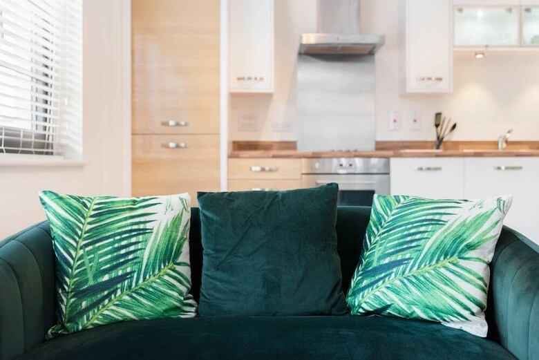 Quality 2 Bedroom Apartment, Sleeps Up To 5 With Kurai Serviced Accommodation