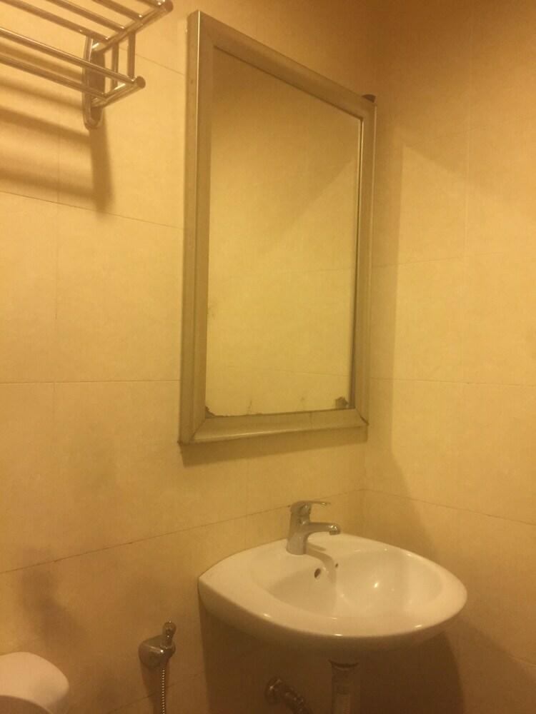 Oyo 89966 Green World Hotel @ Seri Putra