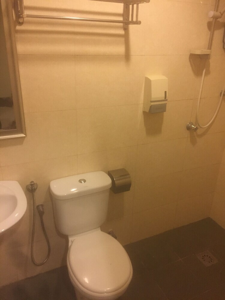 Oyo 89966 Green World Hotel @ Seri Putra