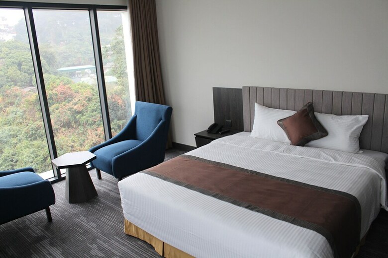Muong Thanh Grand Bai Chay Hotel