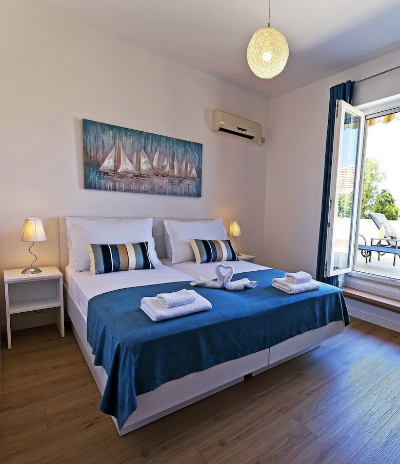 Apartment Michelle - 2 Bedrooms,terrace, Sea View