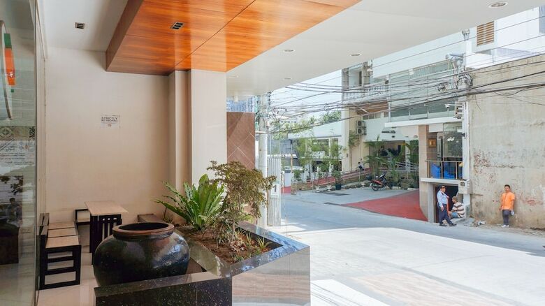 Hotel Reddoorz Premium @ The Trillium Residences
