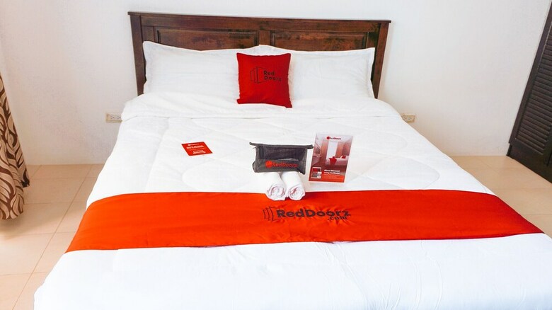 Hotel Reddoorz Premium @ The Trillium Residences