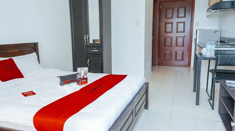 Hotel Reddoorz Premium @ The Trillium Residences
