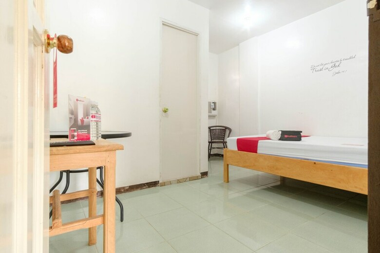 Hotel Reddoorz Near Coron Coliseum