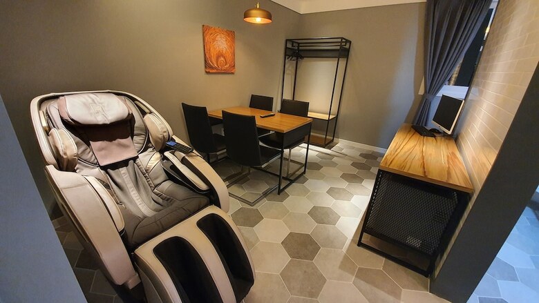 West In Hotel