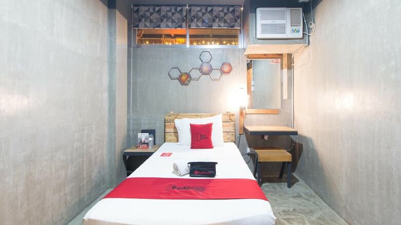 Hotel Reddoorz Plus @ Taft North Mandurriao