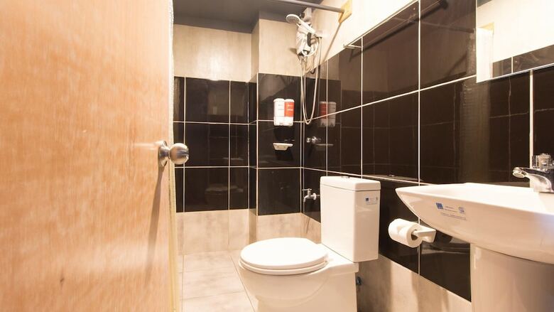 Hotel Reddoorz Plus @ Taft North Mandurriao