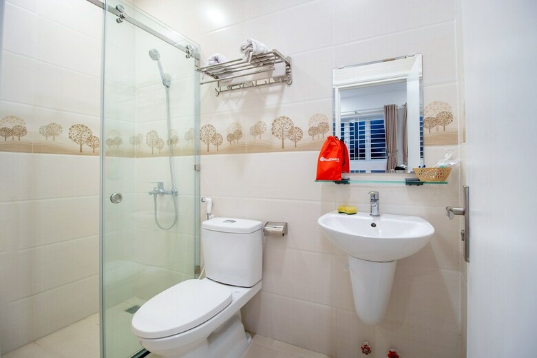 Hotel Reddoorz @ Le Van Sy Street 3
