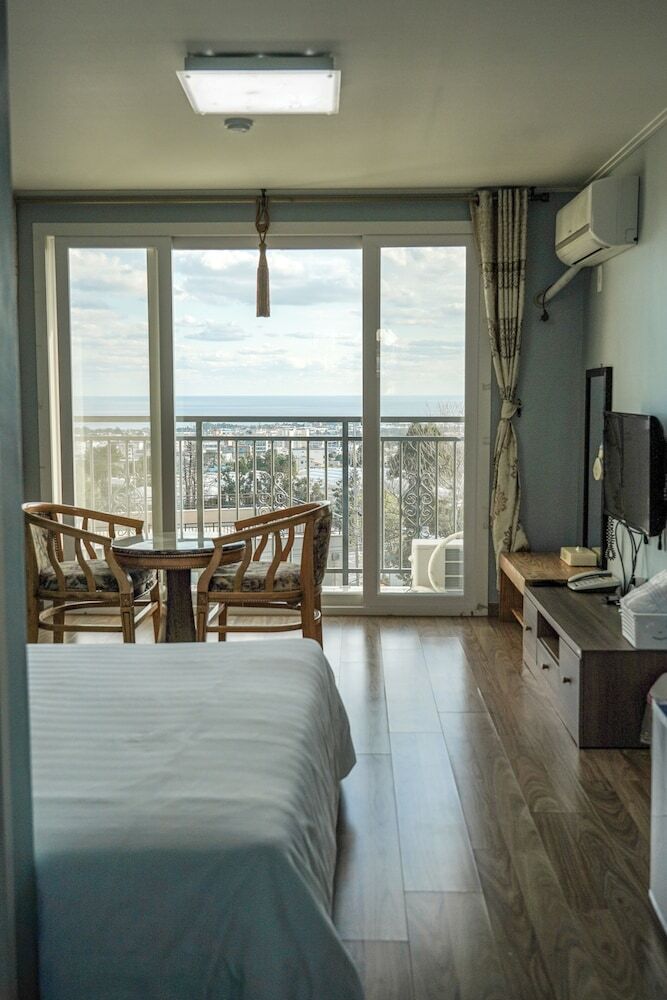 Hotel Stone And Wind Resort