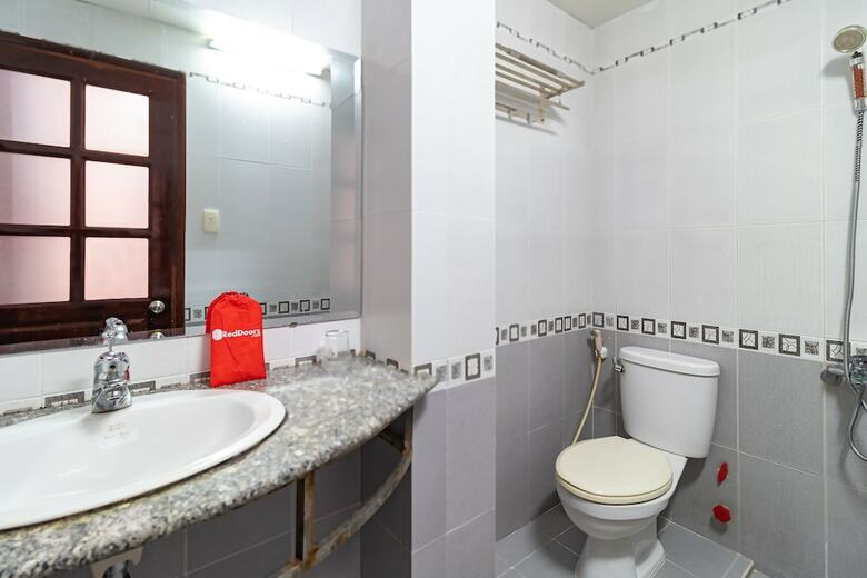 Hotel Reddoorz @ Phan Dang Luu Street