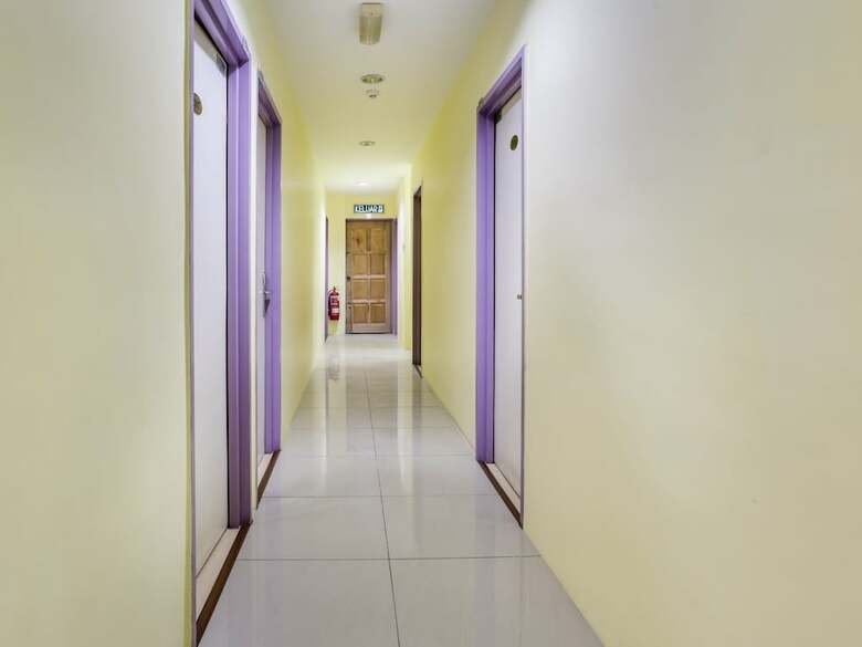 Oyo 89583 Grove Hotel