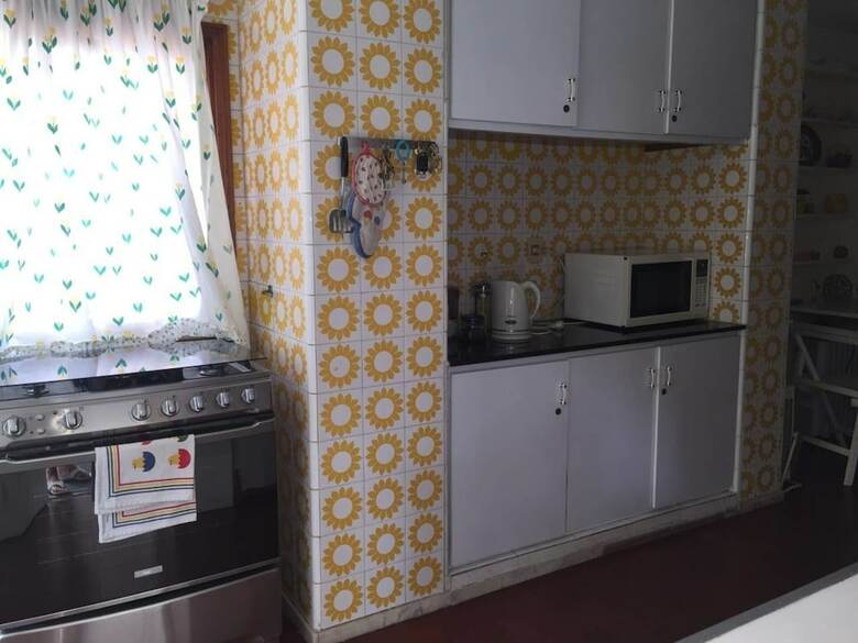 Wonderful Chalet Three Blocks From The Beach