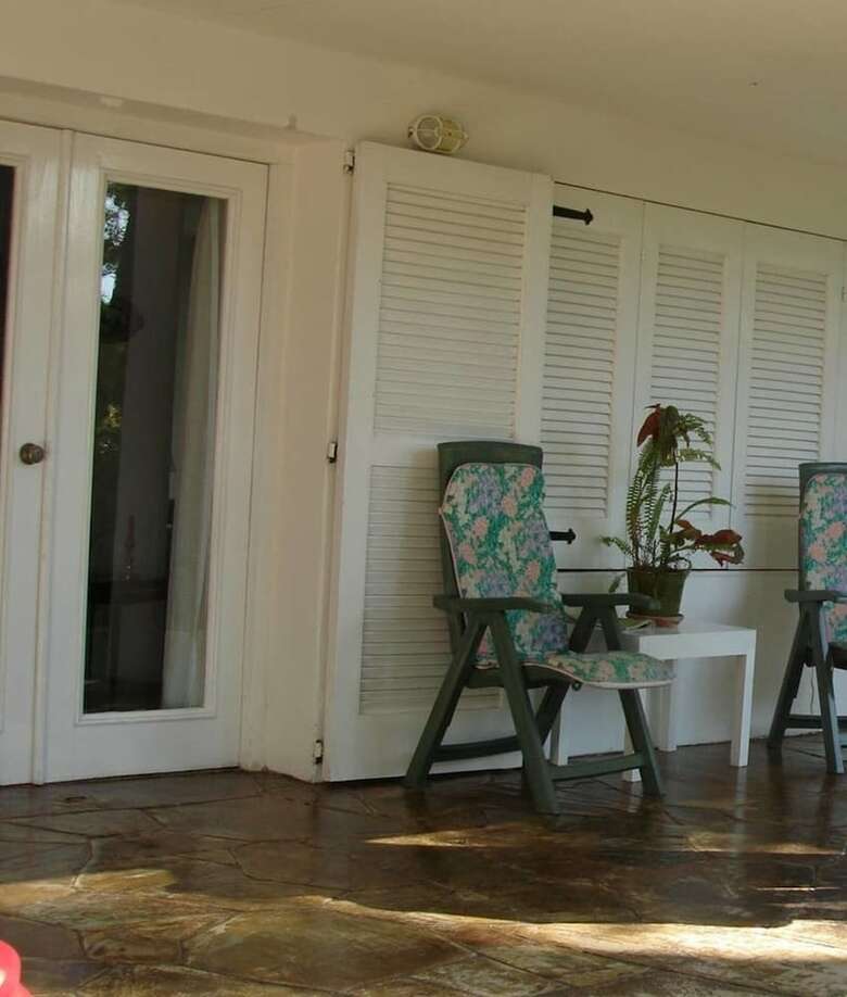 Wonderful Chalet Three Blocks From The Beach