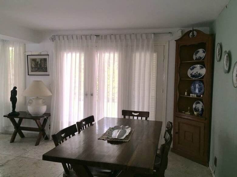 Wonderful Chalet Three Blocks From The Beach