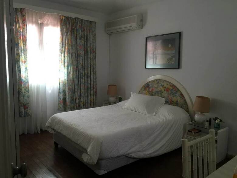 Wonderful Chalet Three Blocks From The Beach