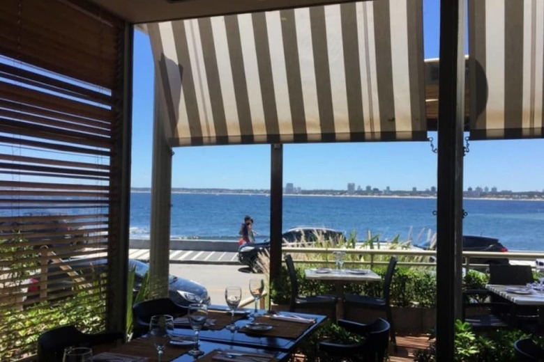 Wonderful Chalet Three Blocks From The Beach