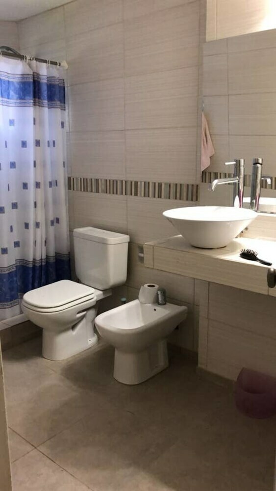 Wonderful Chalet Three Blocks From The Beach