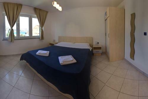 Vis A Vis Apartments