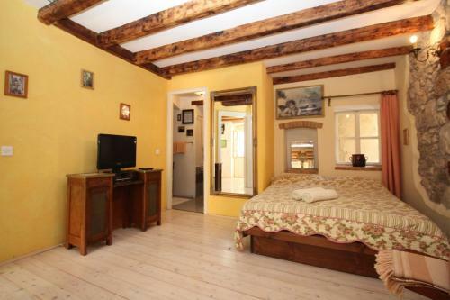 Apartments Authentic Baska 3