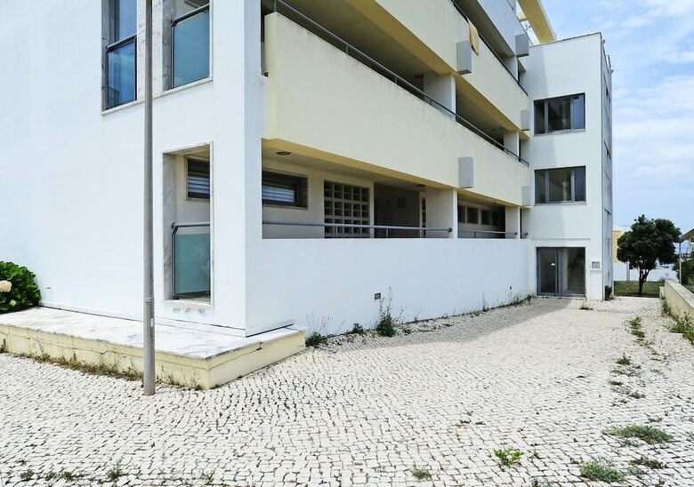 Ocean Breeze Apartment