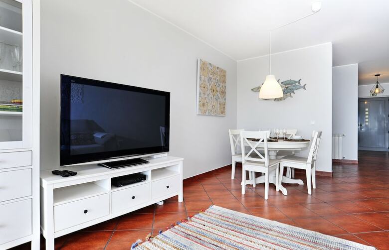 Ocean Breeze Apartment