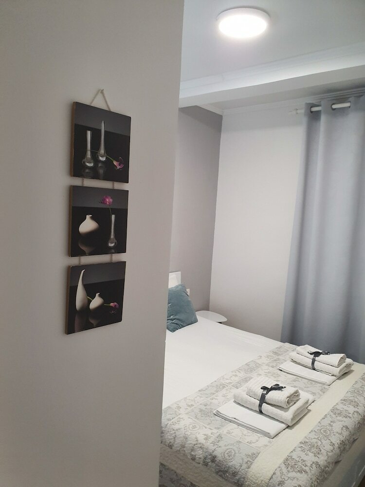 Happy Apartments
