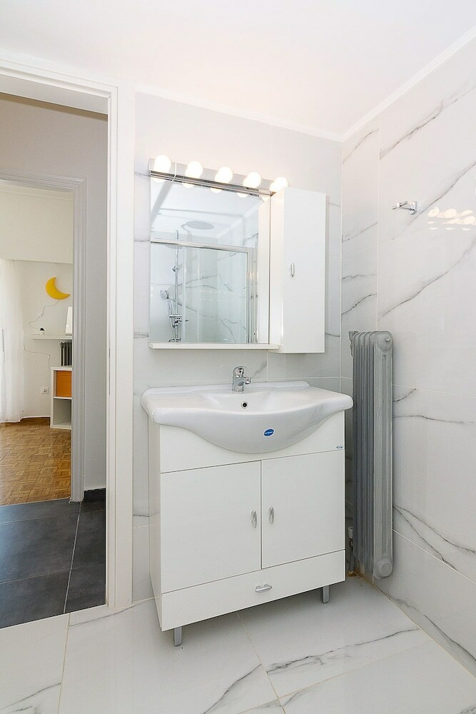 Brand New Stylish 2 Bedroom Apartment
