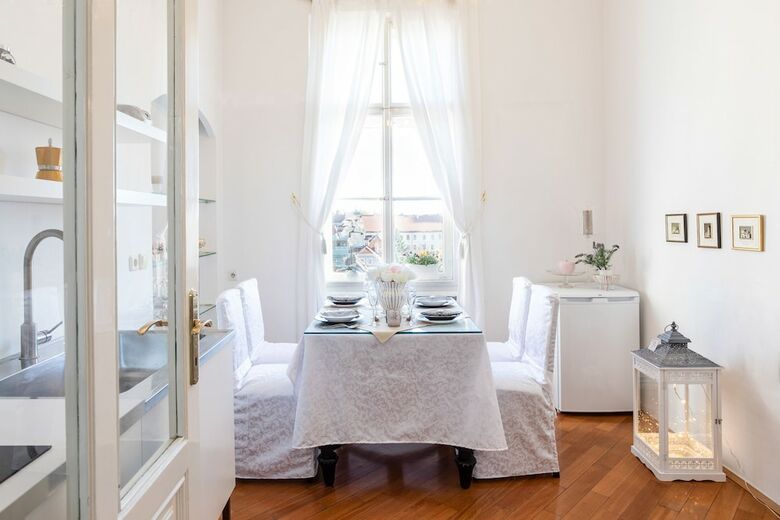 Bright 1bdr Apartment In The City Center