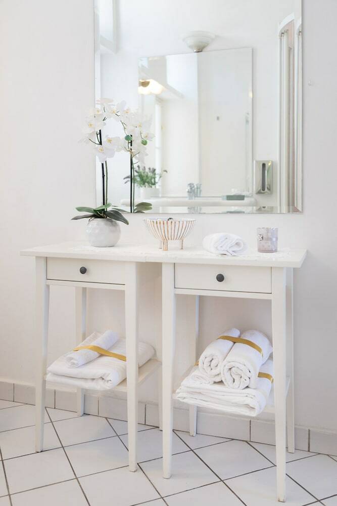 Bright 1bdr Apartment In The City Center