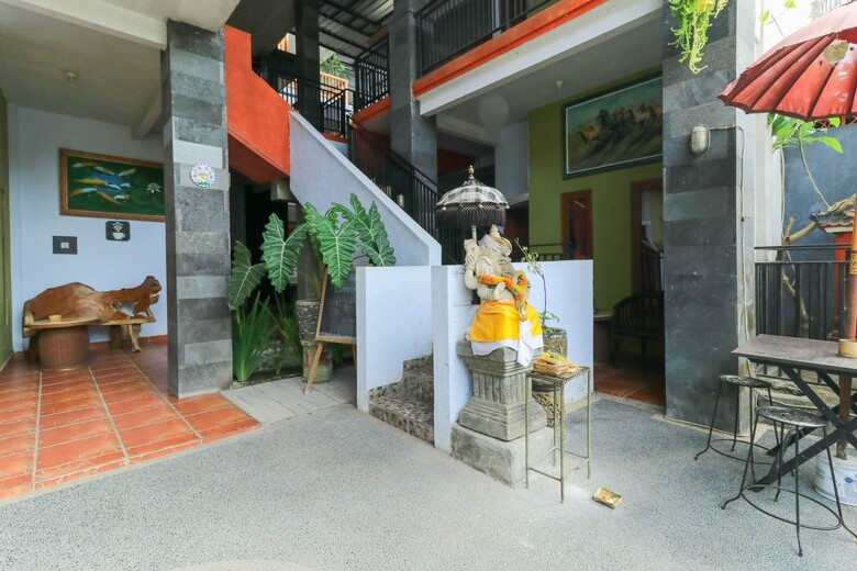 Hotel Deseruni Guest House
