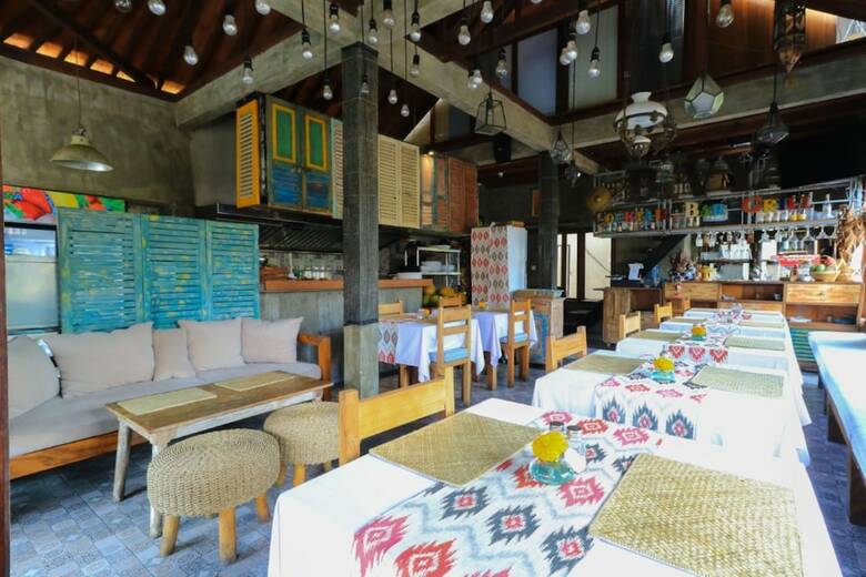 Hotel Aru House