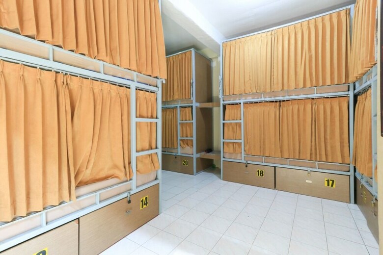 Hotel Aru House